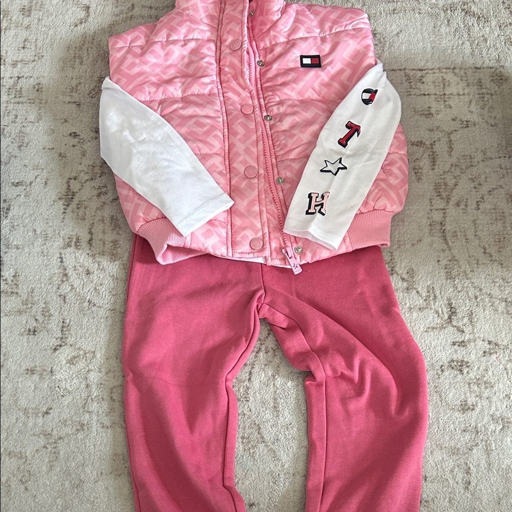 NWT Tommy Hilfiger 3 piece outfit